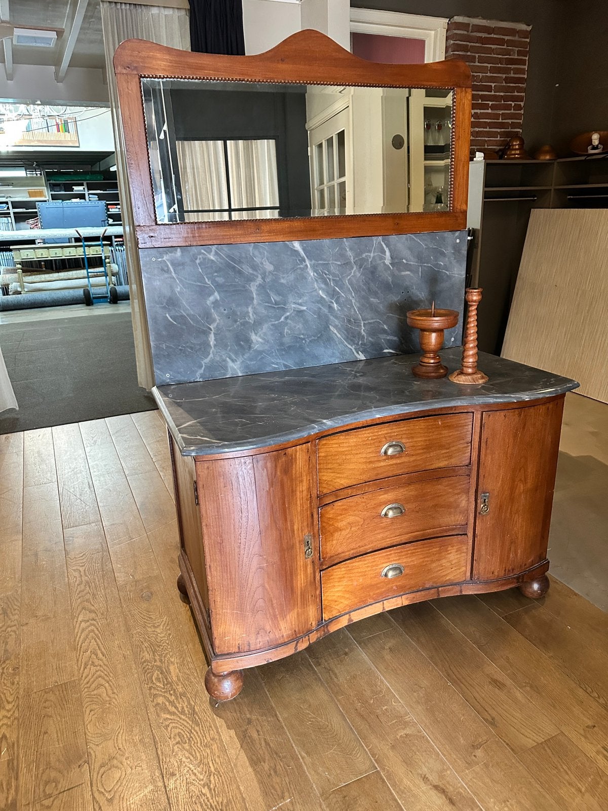 Prachtig dressoir met marmeren blad en achterwand, Ophalen