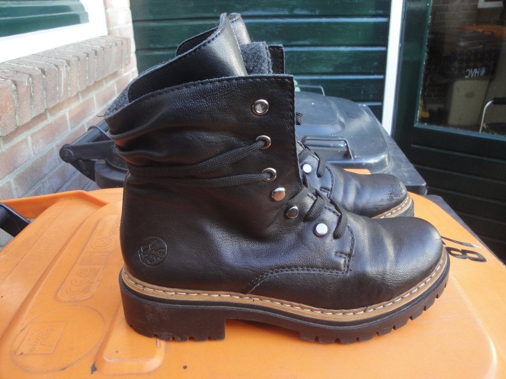 Zwarte leren boots RIEKER maat 38, Zwart, Lage of Enkellaarzen, Ophalen of Verzenden, Zo goed als nieuw