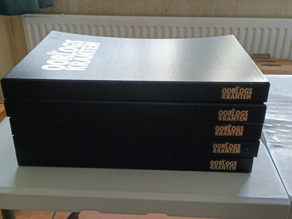 5 verzamelmappen met 65 kranten, Verzamelen, Ophalen, Overige soorten, Nederland, Boek of Tijdschrift