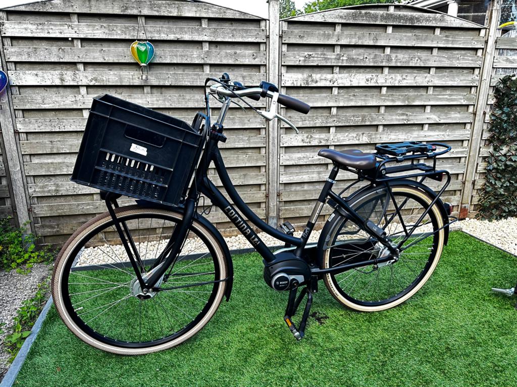 Cortina E-U4 met Bosch motor, 2 zitjes, 47 tot 50 cm, Zo goed als nieuw, Mandje
