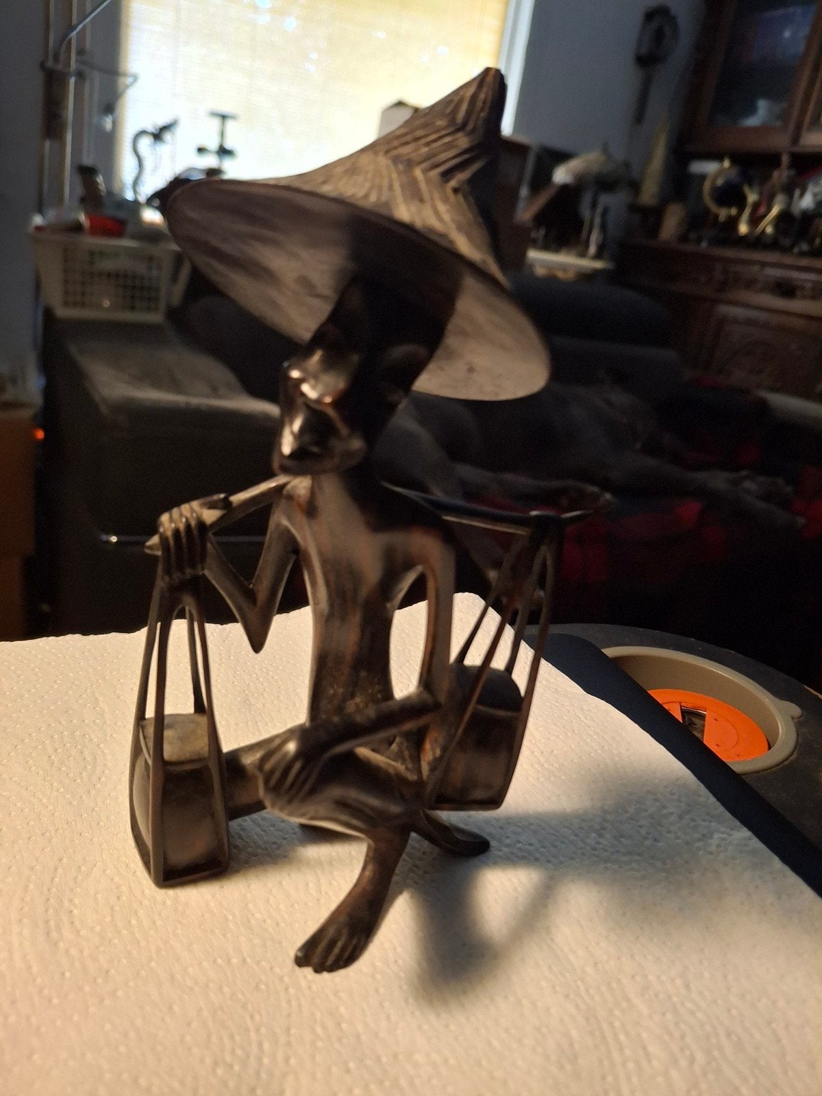 Vintage Houten Beeldje Aziatische Visser met Hoed, Antiek en Kunst, Kunst | Niet-Westerse kunst, Hout, Bruin, Ophalen of Verzenden