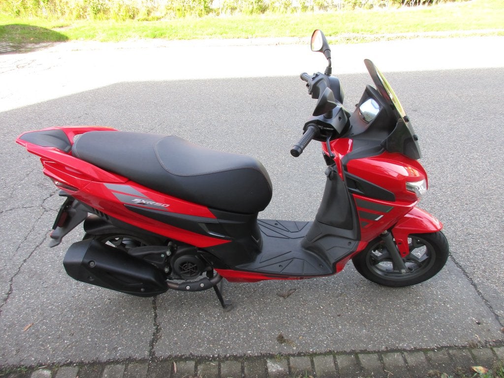 Aprilia sxr als nieuw  met 7294 km schade vrij, Fietsen en Brommers, Overige modellen, Aprilia, Maximaal 45 km/u, Onbekend