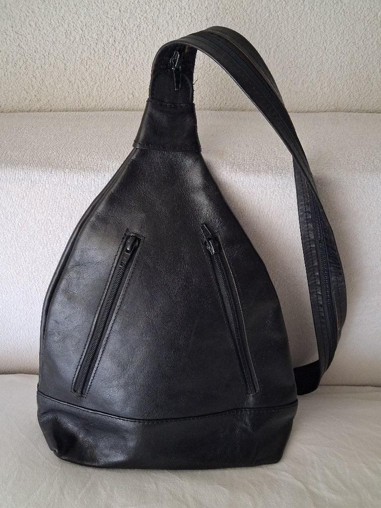 Zwart leren rugtas, Sieraden, Tassen en Uiterlijk, Tassen | Rugtassen, Overige merken, 25 tot 40 cm, Ophalen of Verzenden, Zo goed als nieuw