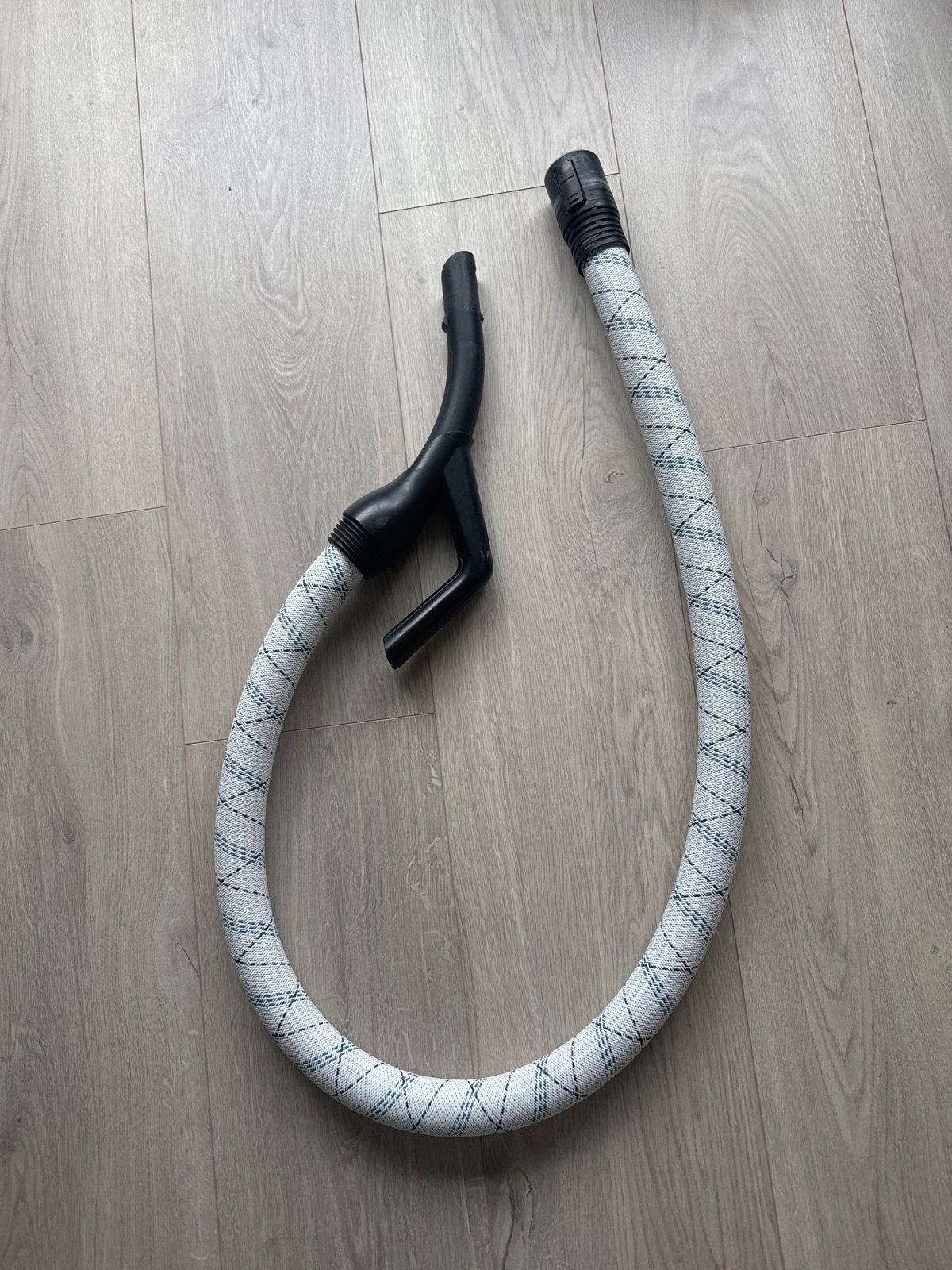 Stofzuigerslang met handvat - Bosch silent Clean, Ophalen of Verzenden, Zo goed als nieuw