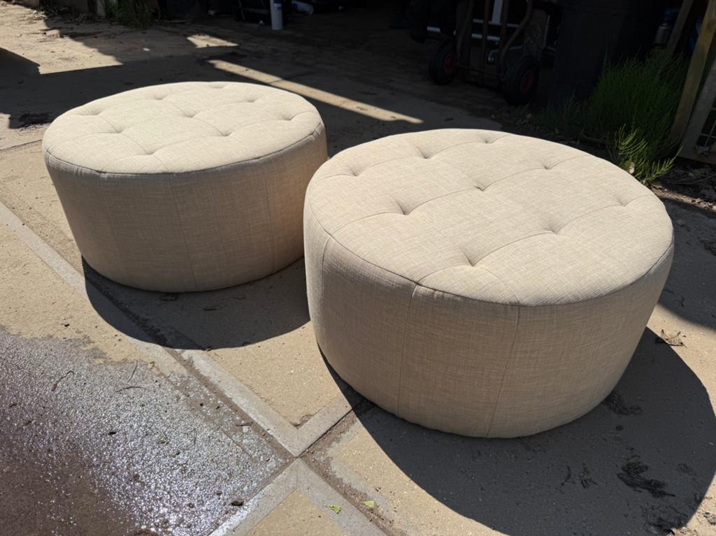 Grote ronde poef - beige/zandkleur- 2 beschikbaar, Ophalen, Klassiek, Rond, Minder dan 50 cm