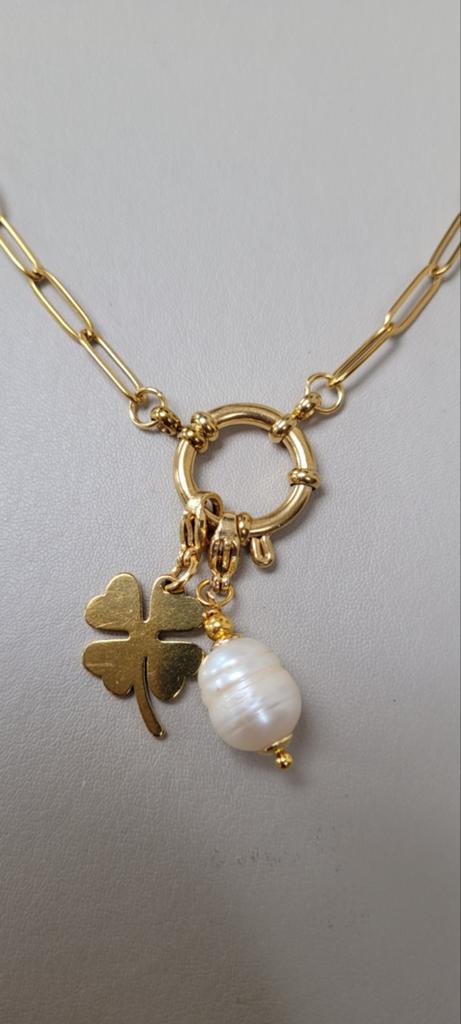 Ketting klavertje en zoetwater parel, Ophalen of Verzenden, Zo goed als nieuw, Goud, Overige materialen