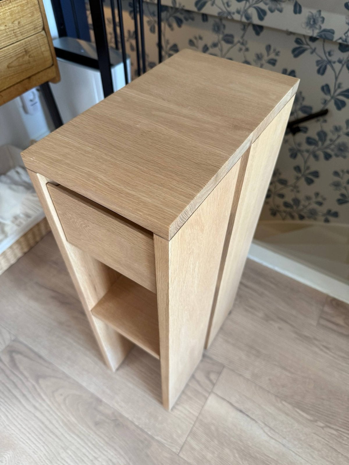 Eden - Massief eiken banktafel met lade en open plank, Minder dan 55 cm, Ophalen of Verzenden, Zo goed als nieuw, 60 cm of meer