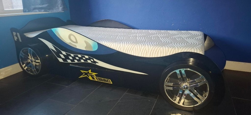 Stoer autobed incl. matras van 1 jaar oud, Gebruikt, 100 cm of meer, 180 cm of meer, Ophalen