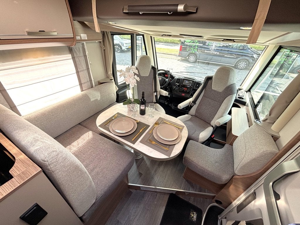 Caravans And Camping Knaus
