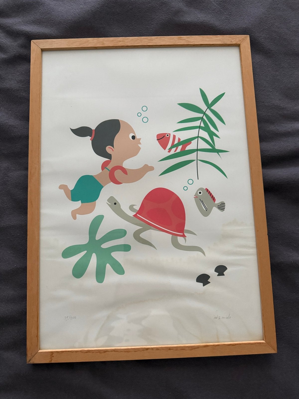 Makiï print 'Onderwater avontuur' - 44x32 cm, Huis en Inrichting, Minder dan 50 cm, Gebruikt, Oorspronkelijke maker, Ophalen of Verzenden