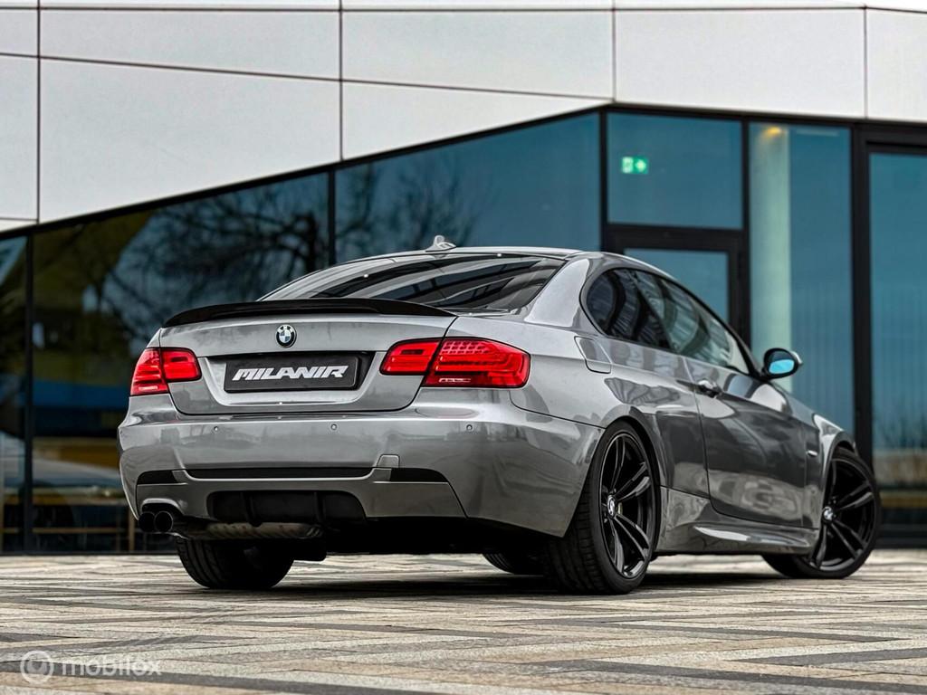 BMW 3-serie Coupé 325i |Verlagingsset|Leder|Stoelverwarming, Auto's, BMW, 745 kg, Achterwielaandrijving, Gebruikt, Zwart