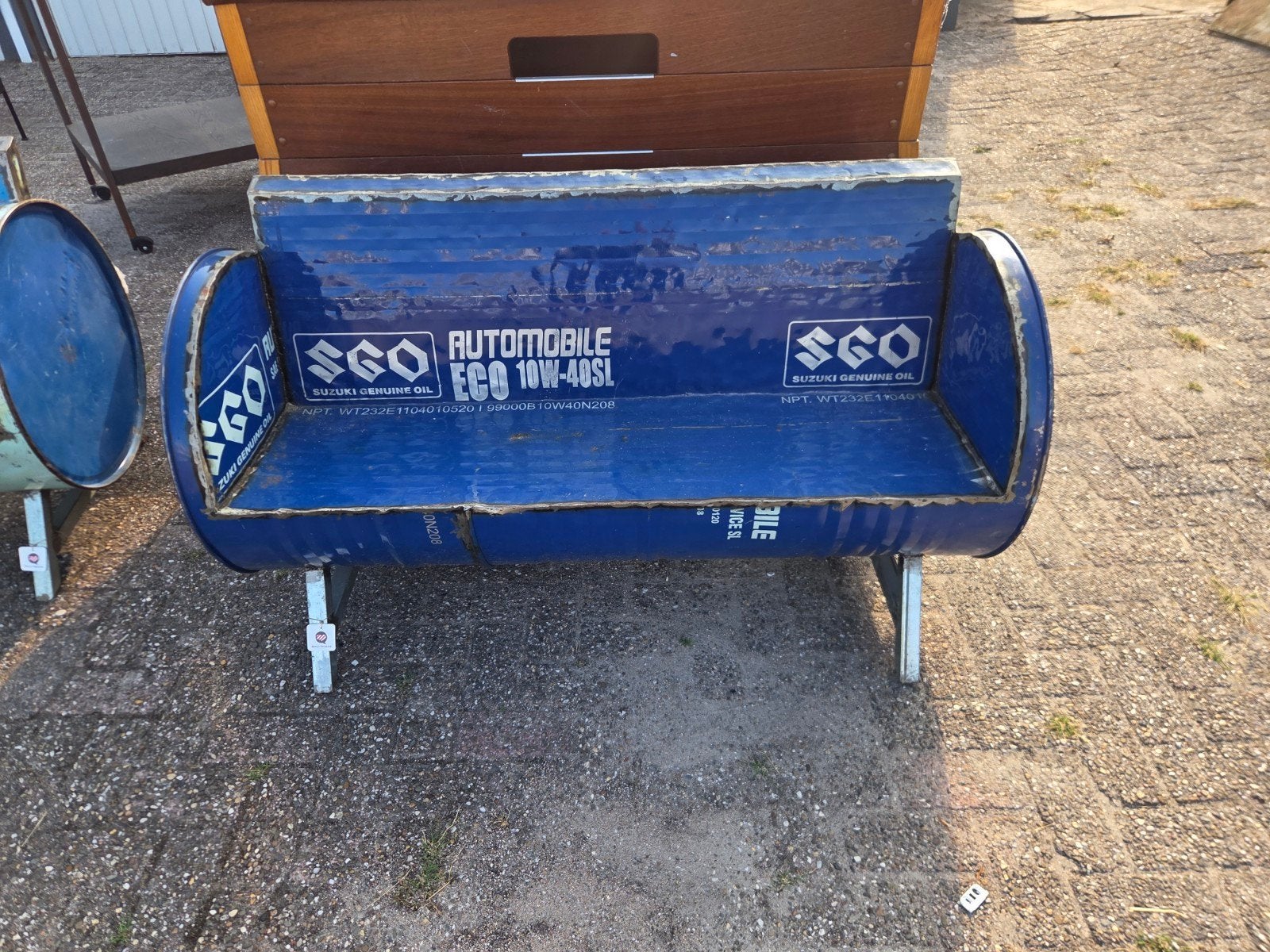 Unieke bank van olievaten - Suzuki Genuine Oil, Ophalen, Gebruikt, Minder dan 75 cm, Industrieel, Upcycled, Uniek