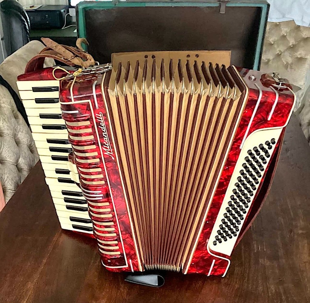 Te koop mooie piano Accordeon Mirandelli 80-Bas, Muziek en Instrumenten, Overige merken, Gebruikt, 80-bas, Met koffer