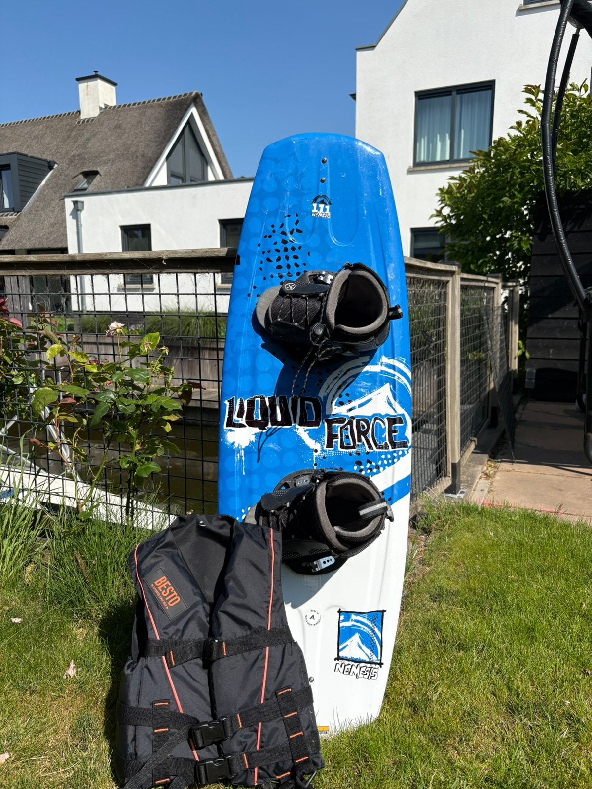 Youth wakeboard set including board and life vest, Watersport en Boten, Wakeboarden, Ophalen, Zo goed als nieuw