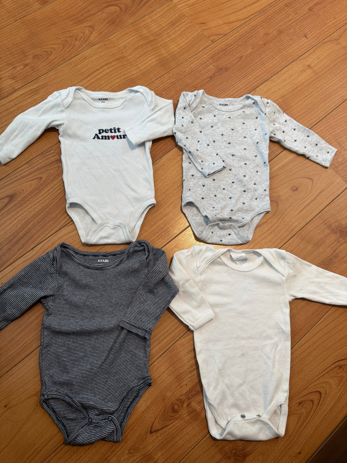 4 Rompers lange mouw 6M Kiabi - Jongetje, Ophalen of Verzenden, Gebruikt, Jongetje of Meisje