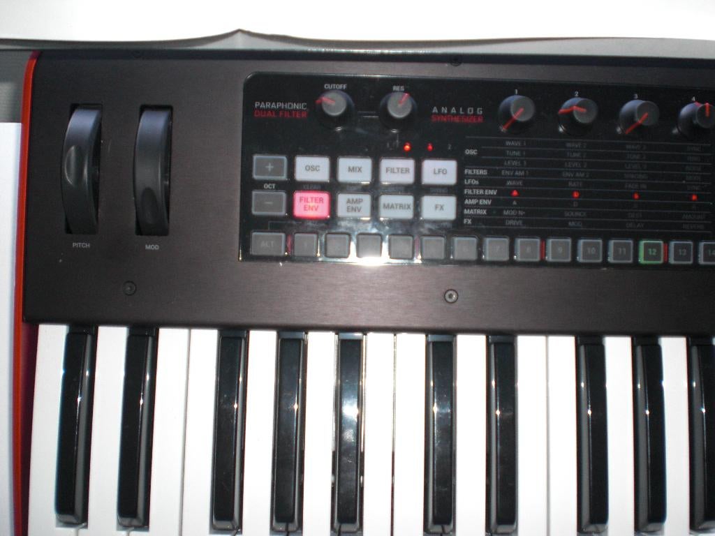 Uno Synth Pro Key's, Overige merken, Zo goed als nieuw, Met midi-aansluiting, Overige aantallen