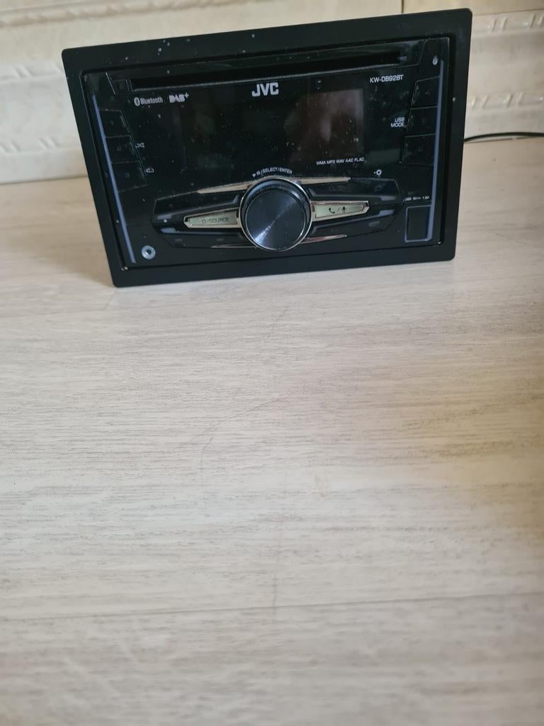 Jvc autoradio zit alles op en aan, Ophalen of Verzenden