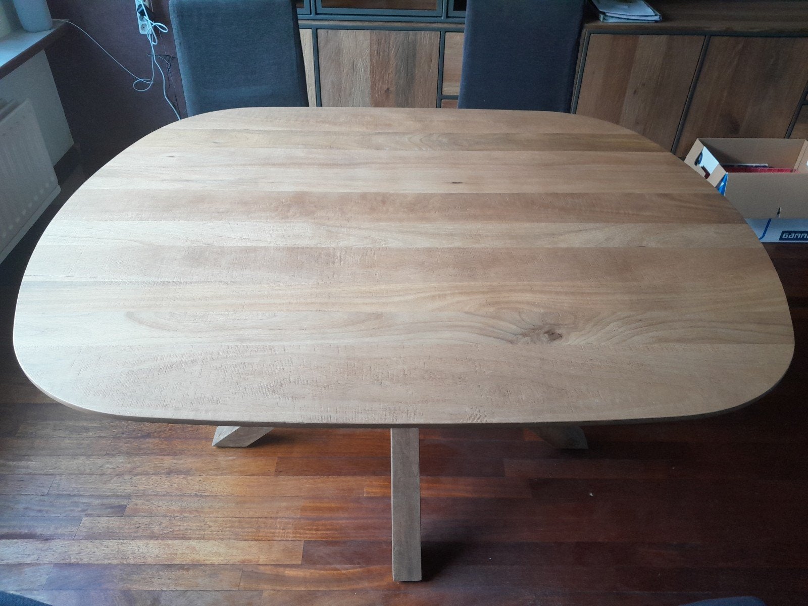 Hazel en Henders eettafel nieuw!, Ophalen, Nieuw, Ovaal, 100 tot 150 cm