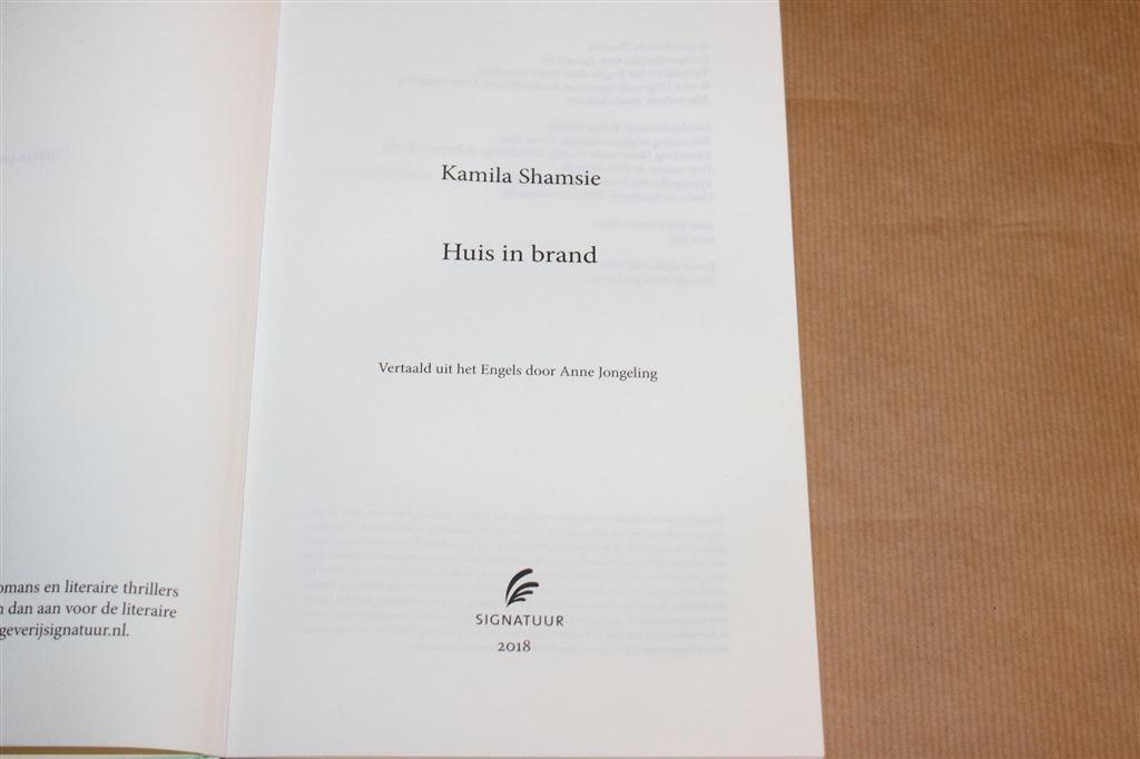 Huis in Brand — Indringende Roman over een Moslimgezin, Boeken, Ophalen of Verzenden, Gelezen