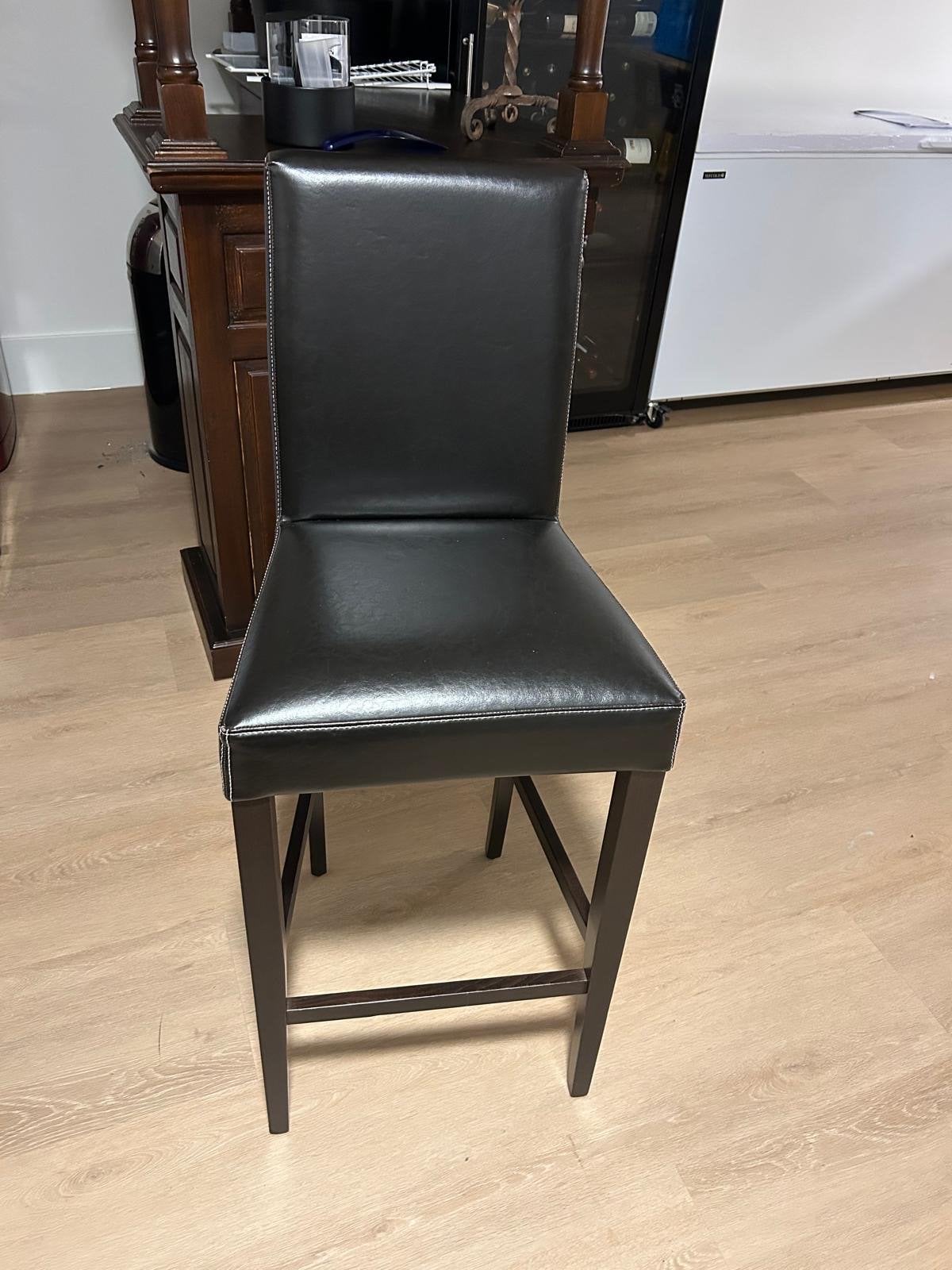 Set van 4 stijlvolle barkrukken - Zwart kunstleer, Ophalen, Gebruikt, Met voetsteun, 90 cm of meer