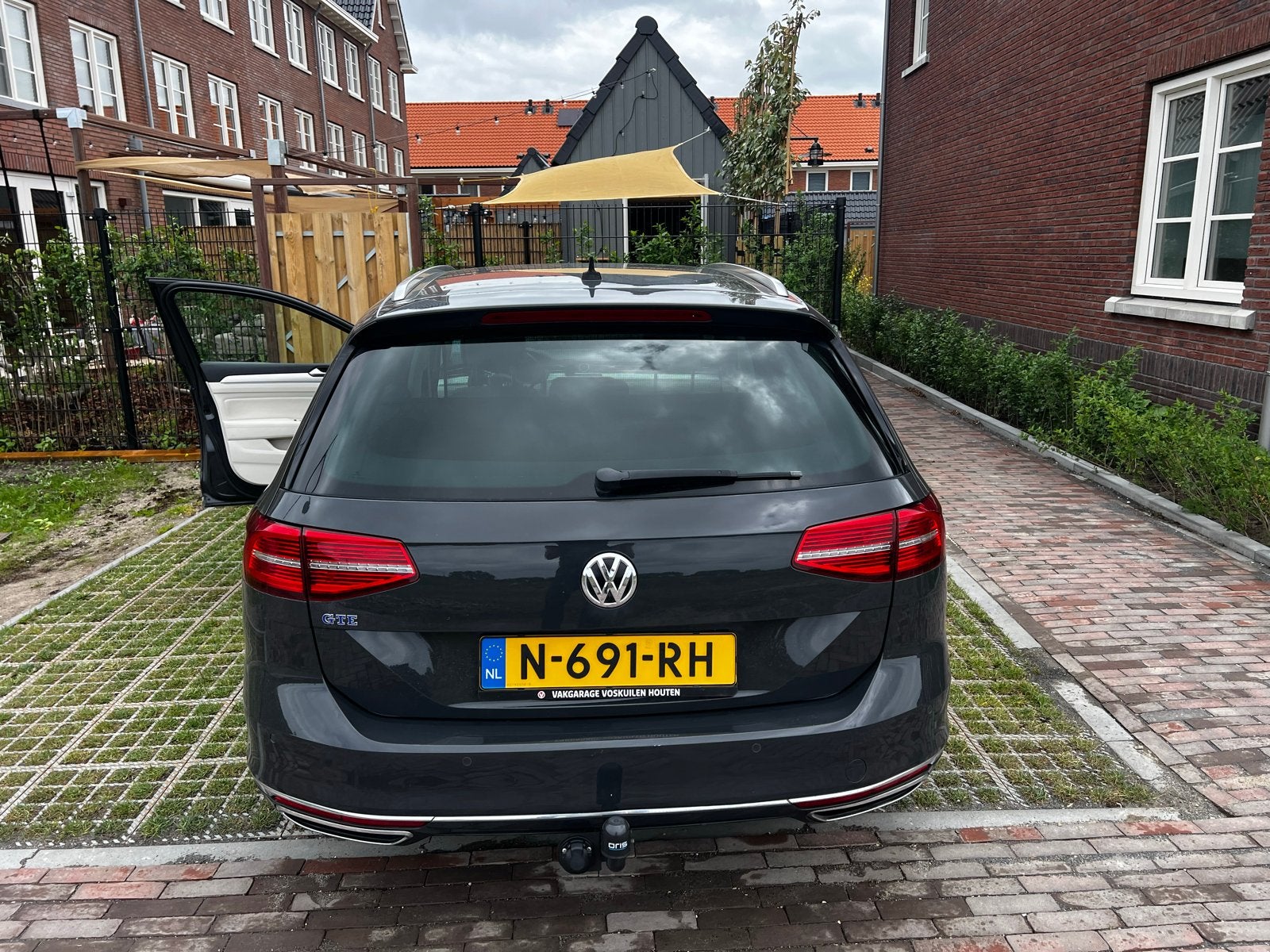 Volkswagen Passat 1.4 TSI Phev 218pk 6-DSG 2016 Grijs, Auto's, Adaptive Cruise Control, 4 cilinders, Alcantara, 93 €/maand