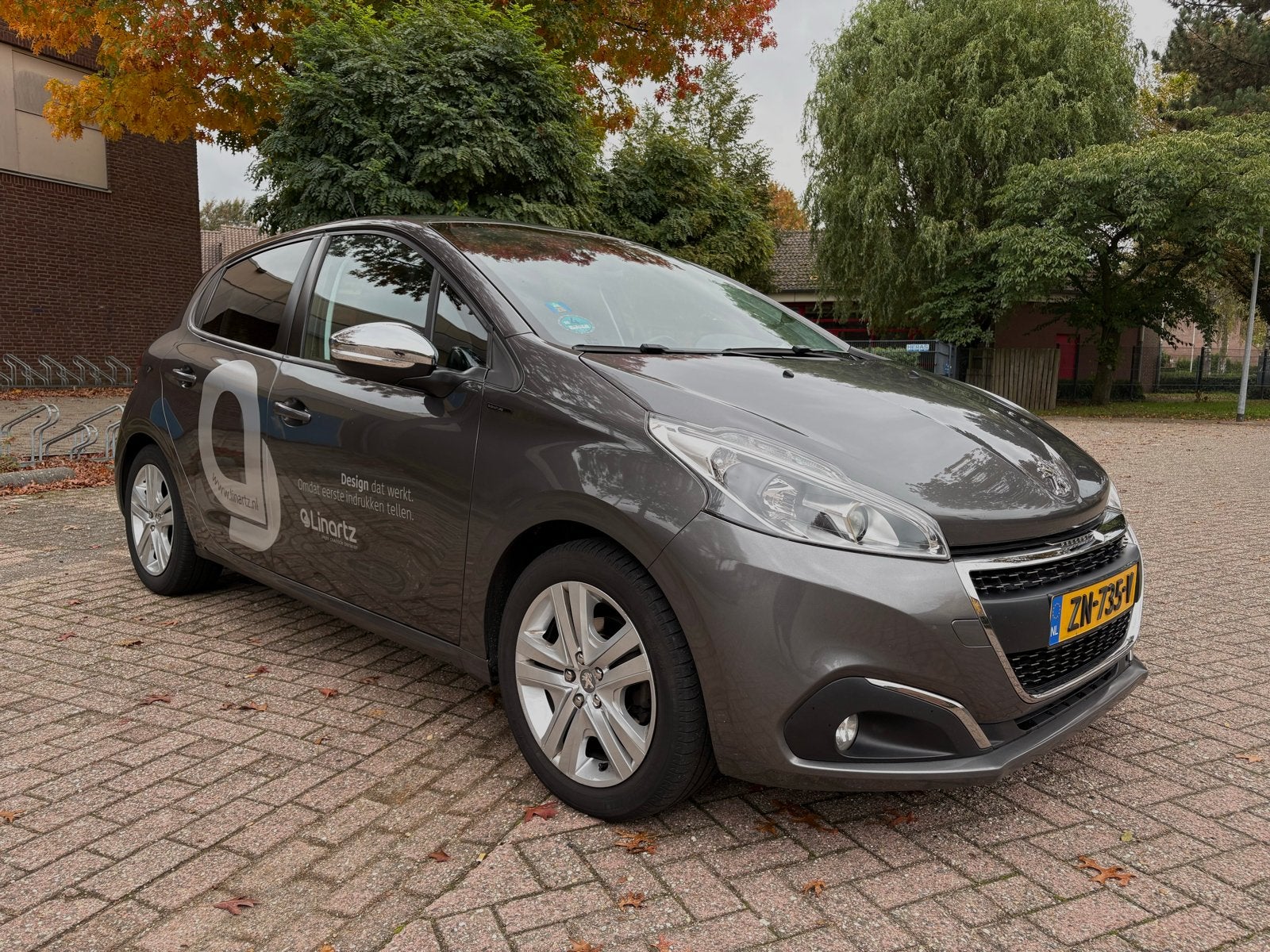 Peugeot 208 1.2 Puretech 82pk 2019 Grijs, Auto's, Voorwielaandrijving, 83 pk, 40 €/maand, 1199 cc