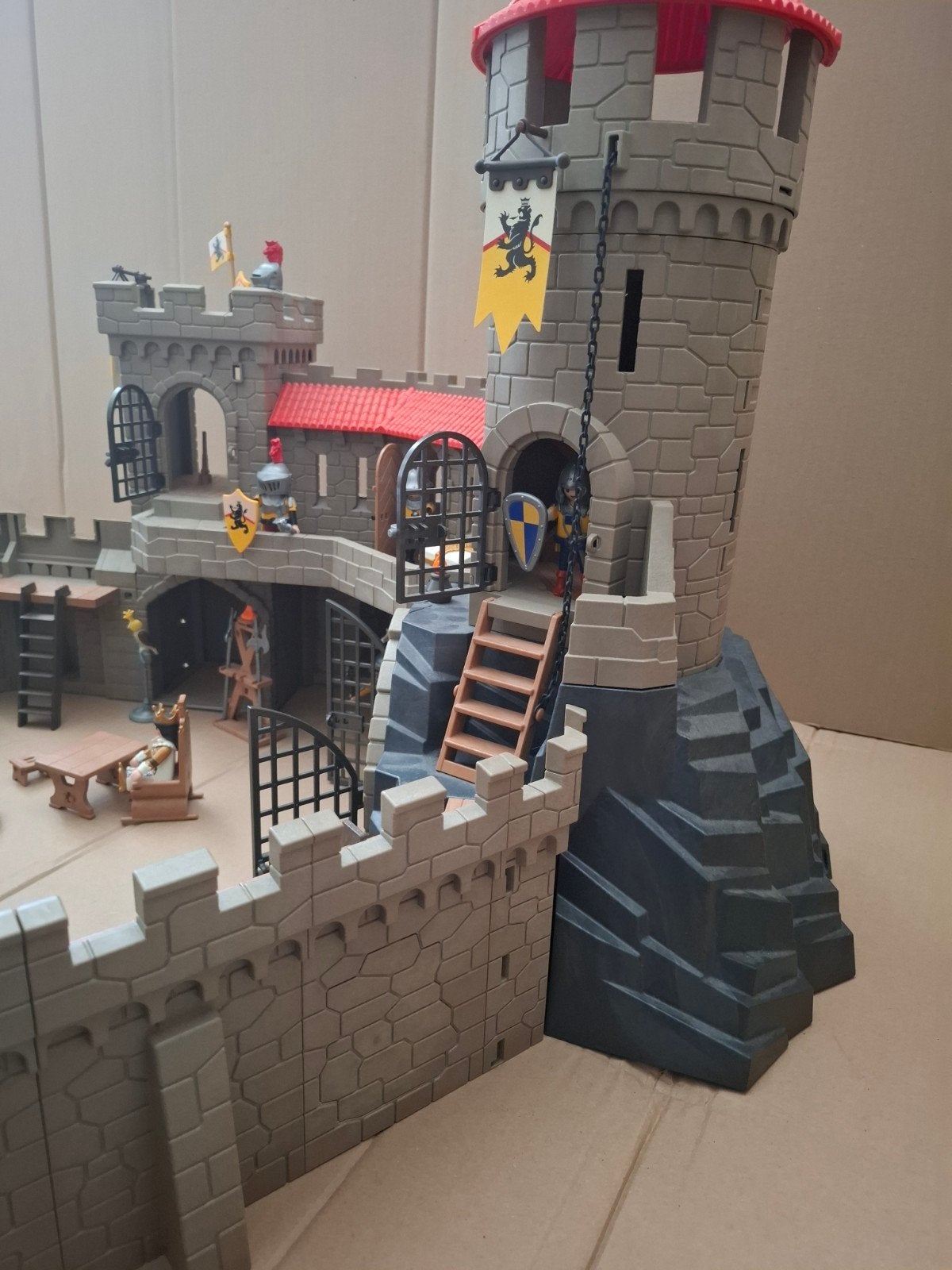 Foto 6 van Playmobil Kasteel van de Leeuwenridders 4865 met extra's