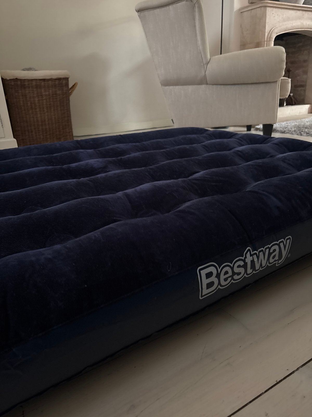Bestway Tweepersoons Luchtbed met Pomp, Ophalen of Verzenden, Gebruikt, 2-persoons