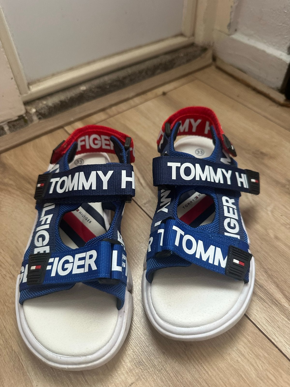 Tommy Hilfiger sandalen maat 33, Ophalen of Verzenden, Nieuw, Jongen of Meisje, Schoenen