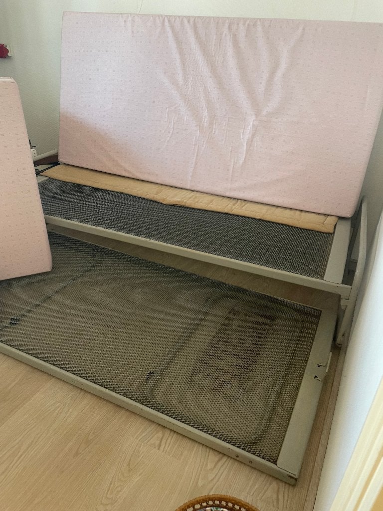metalen bed met  onderschuifbed, Ophalen, Gebruikt, 90 cm, Eenpersoons