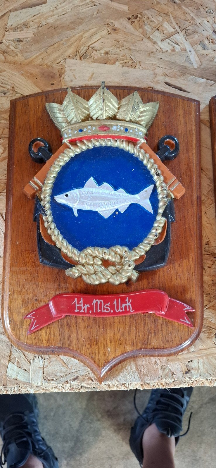 Wapenschild Hr.Ms. Urk (mijnenveger Alkmaar klasse), Ophalen of Verzenden, Zo goed als nieuw
