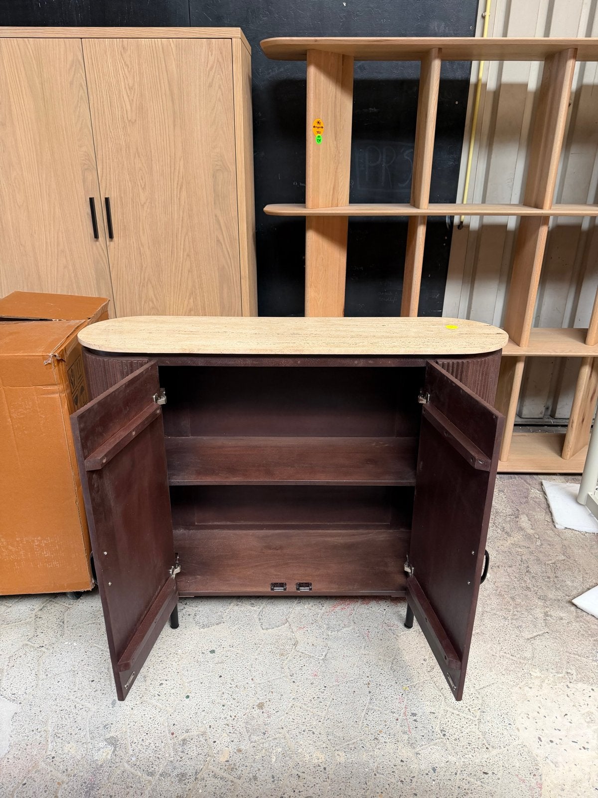 Nieuw Deja Living dressoir walnoot met travertin blad, Huis en Inrichting, Kasten | Dressoirs, Ophalen, Japandi, 100 tot 150 cm