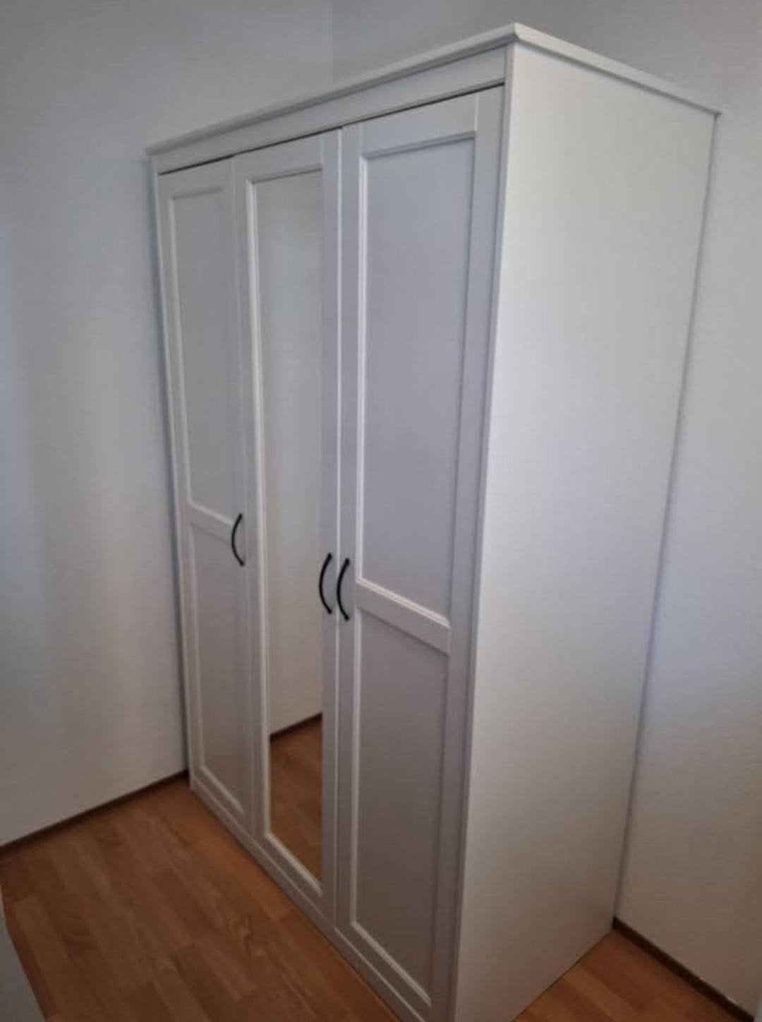 Ikea Songesand kast, Huis en Inrichting, Ophalen, Met deur(en), 100 tot 150 cm, Zo goed als nieuw