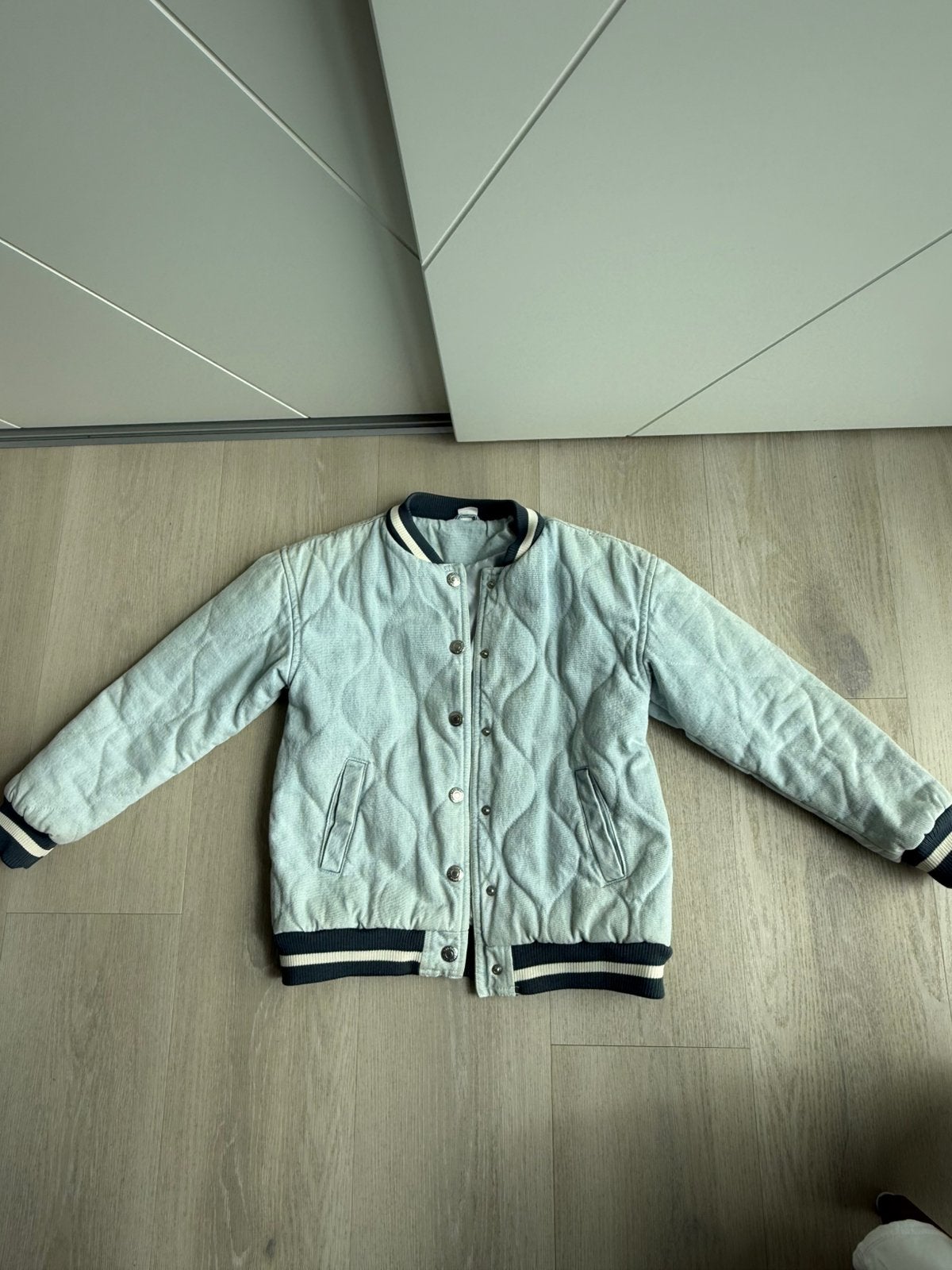Stoere Spijkerjas bomber maat 134/140, Kinderen en Baby's, Kinderkleding | Maat 134, Ophalen of Verzenden, Gebruikt, Jongen of Meisje