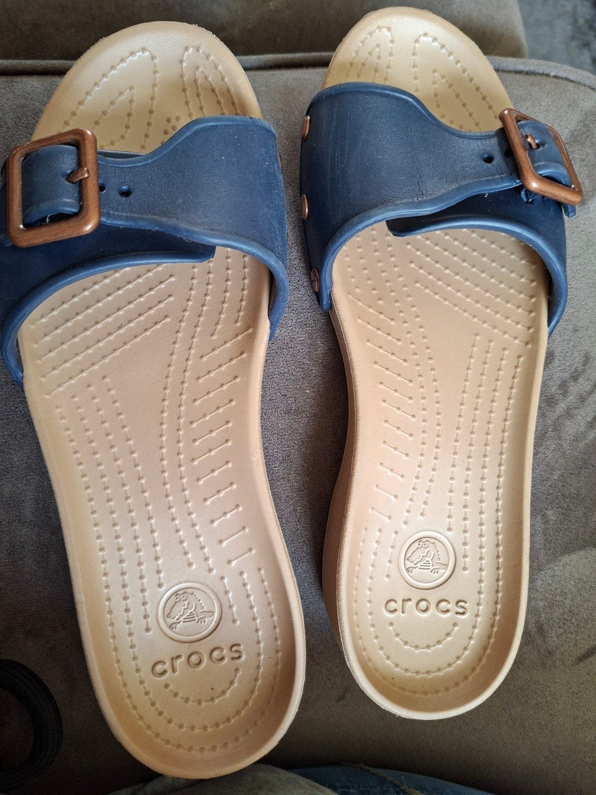 Crocs sarah slippers blauw met gesp w8 38/39, Slippers, Blauw, Nieuw, Ophalen of Verzenden