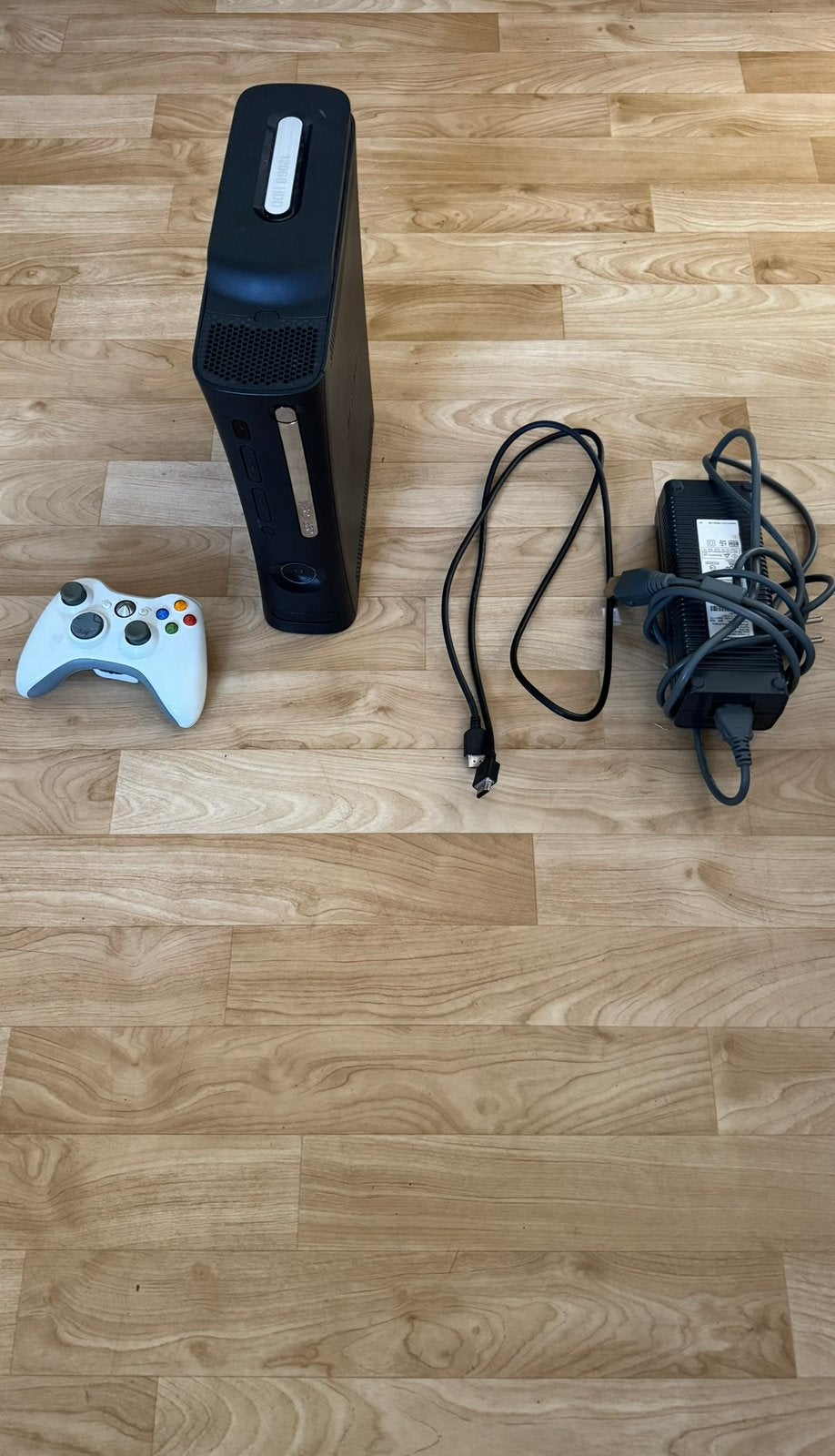 Xbox 360 120gb Elite model met 1 Controller en alle kabels, 360 Elite of Super Elite, Refurbished, Ophalen of Verzenden, Met 1 controller