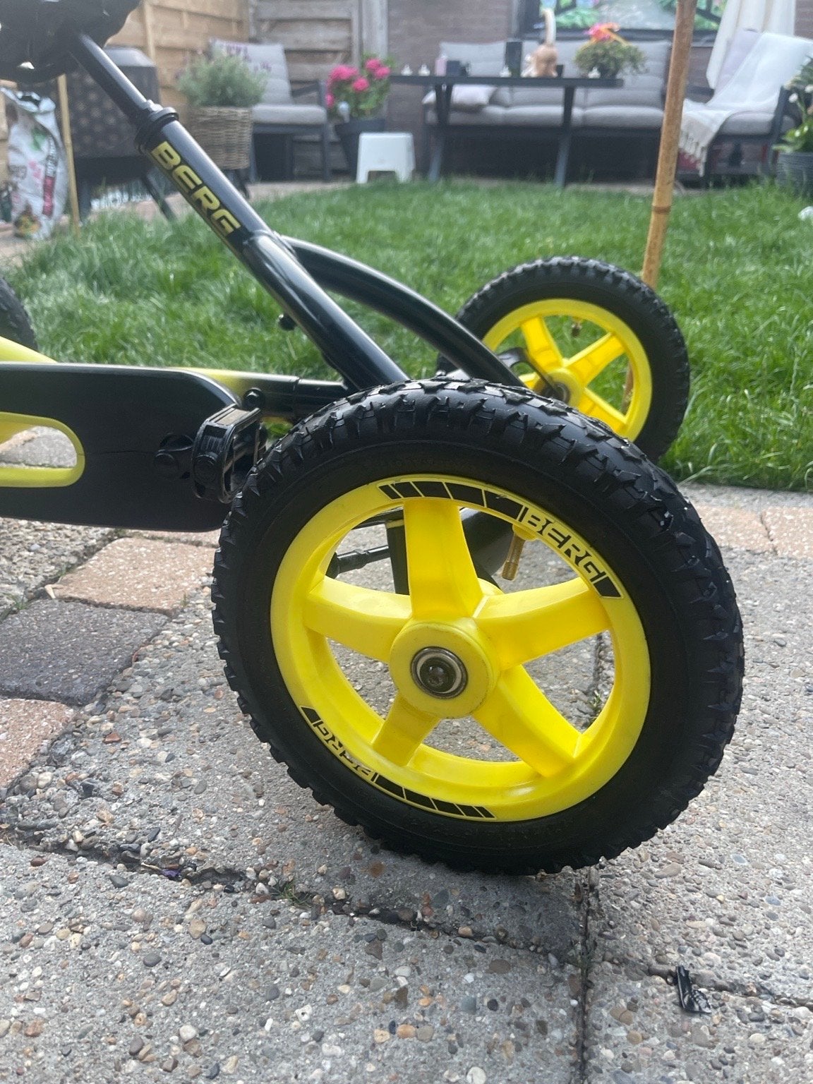 Foto 14 van BERG Biky Loopfiets Zwart/Geel - Zo goed als nieuw