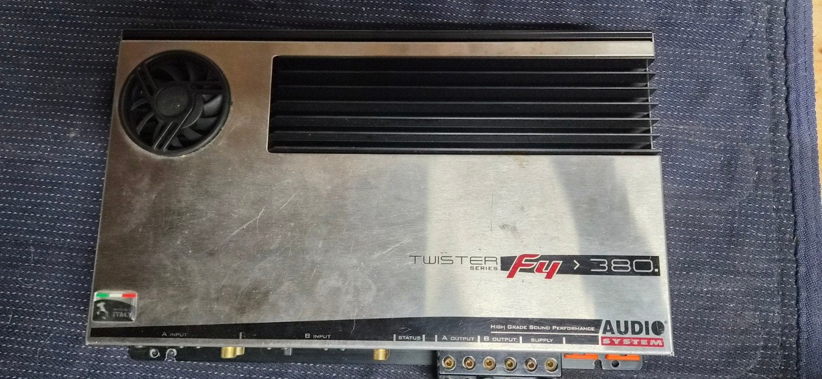 Audio System Twister versterker, Auto diversen, Autospeakers, Ophalen of Verzenden, Gebruikt