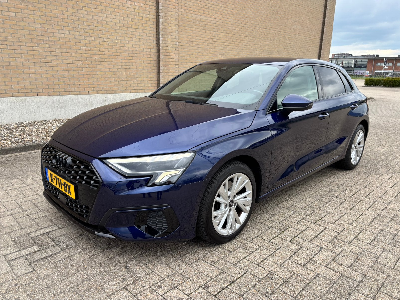 AUDI A3 30TFSI 5DR BJ2020 NW MODEL NAVARRA BLUE AIRCO NAP, Auto's, Audi, Voorwielaandrijving, Blauw, Origineel Nederlands, Handgeschakeld