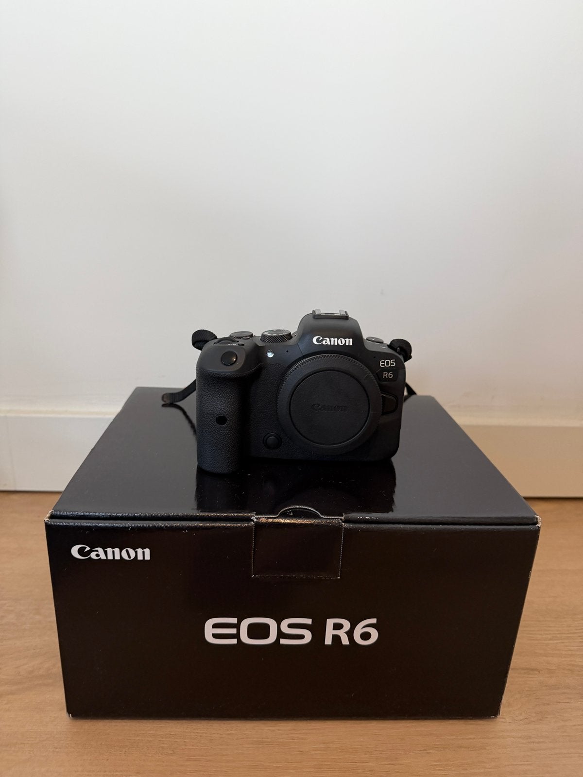 Canon R6  RF 85mm f1.2   RF 35mm f1.8, Ophalen, Zo goed als nieuw, Canon, Geen optische zoom