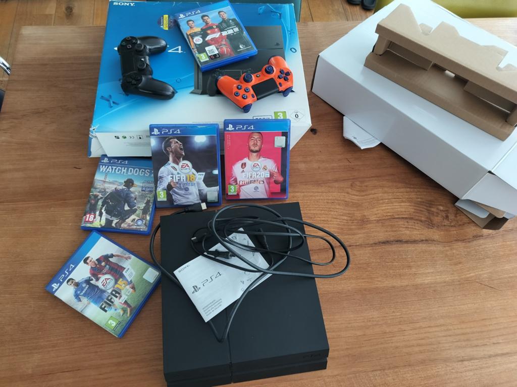 Goed werkende PS4 500 GB met 5 spellen, Spelcomputers en Games, Spelcomputers | Sony PlayStation 4, Ophalen of Verzenden, Met 2 controllers
