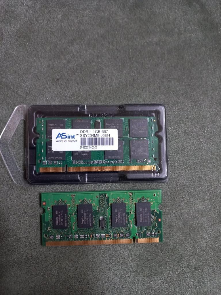 2x 1GB DDR2 Laptop Geheugenmodules (Gebruikt), Computers en Software, RAM geheugen, Ophalen of Verzenden, DDR2, Laptop, Gebruikt