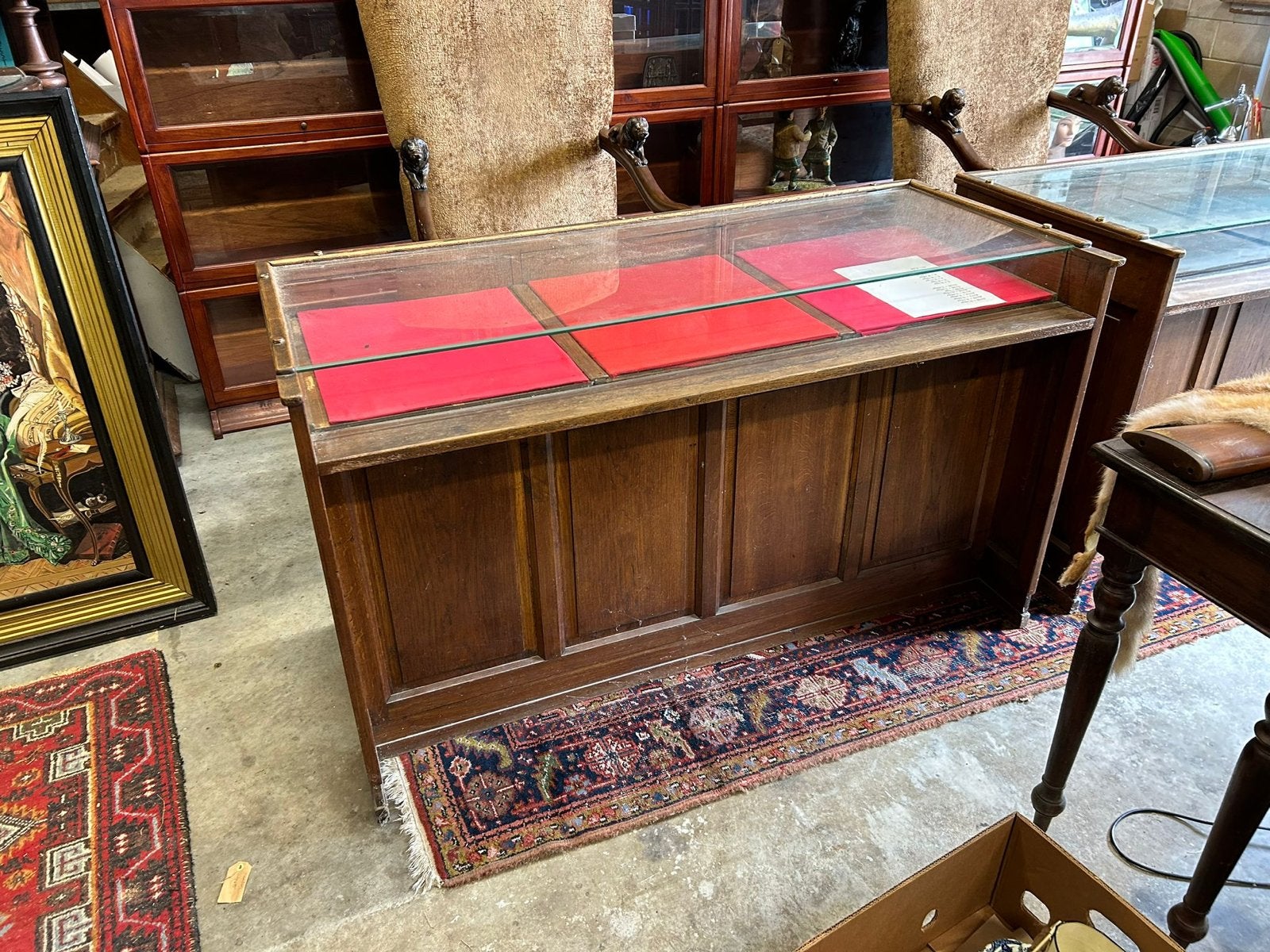 2 Antieke Toonbanken met Glazen Vitrine, Ophalen
