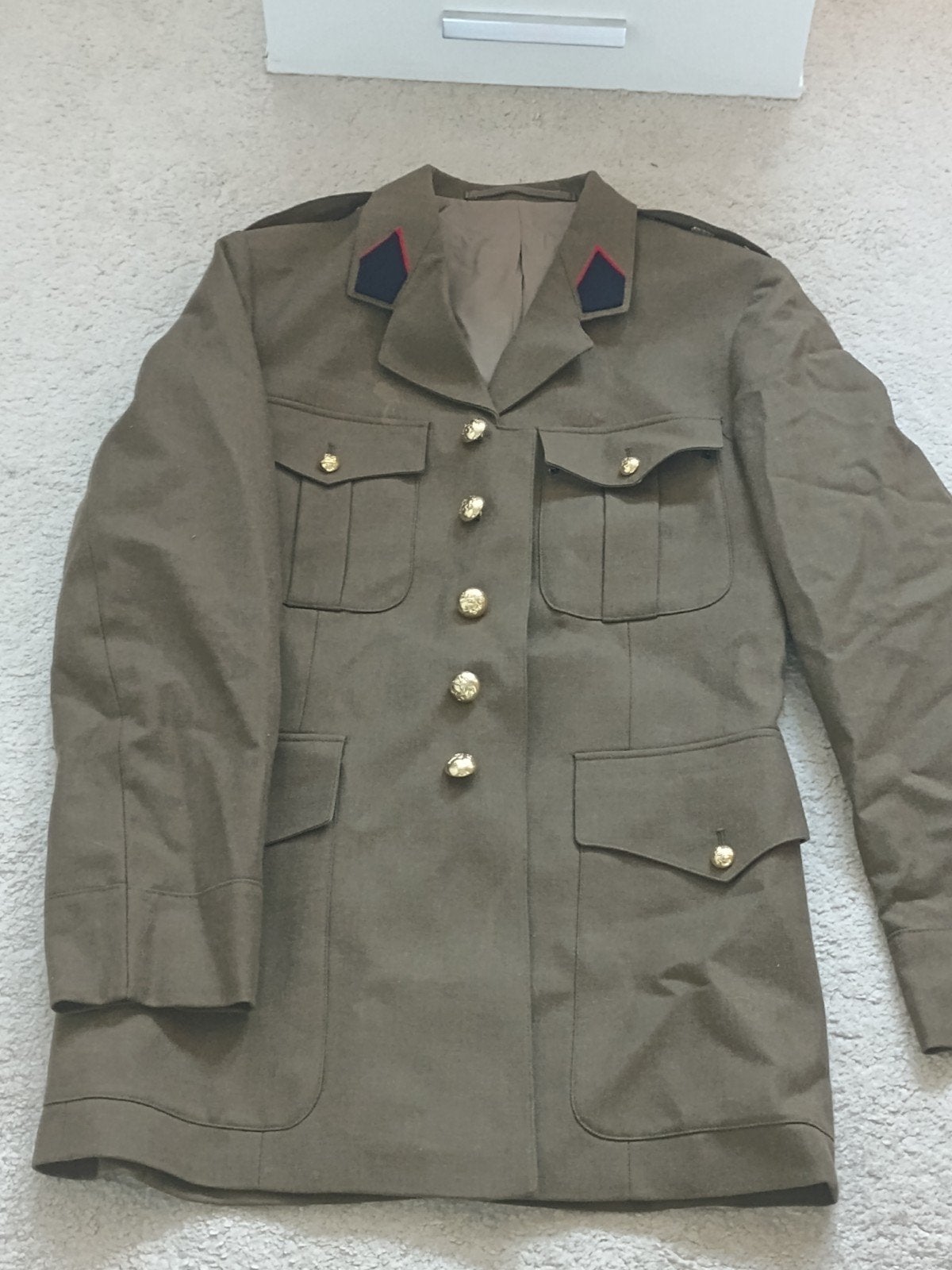 Belgisch dagelijks teneu jas (DT) 1981 artillerie, Ophalen of Verzenden, Landmacht, Nederland, Kleding of Schoenen