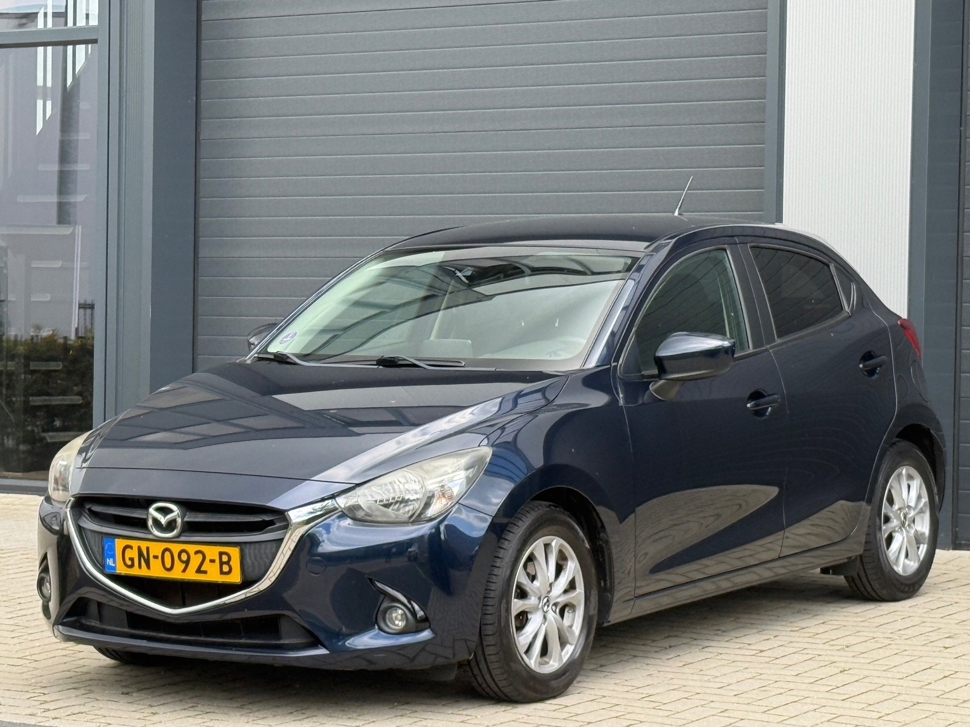 Mazda 2 1.5 Skyactiv-G Intro Edition / LAGE KILOMETERS NAP, Auto's, Voorwielaandrijving, Gebruikt, 4 cilinders, Blauw