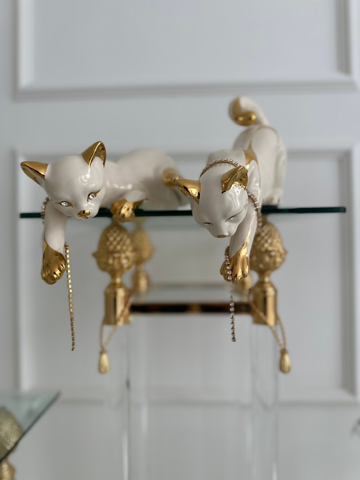 2 swarovski kristal bladgoud verguld katten.  ahura 24 goud, Ophalen of Verzenden, Nieuw