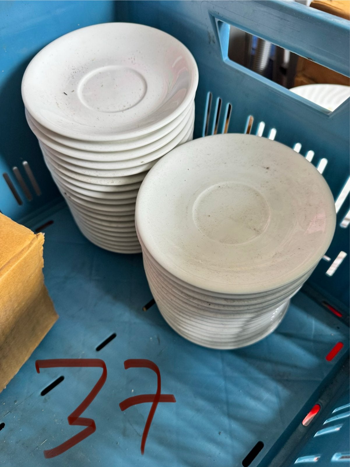 Witte schotels voor kopjes - Set van 37 stuks, Ophalen, Gebruikt, Kop(pen) en/of Schotel(s), Klassiek