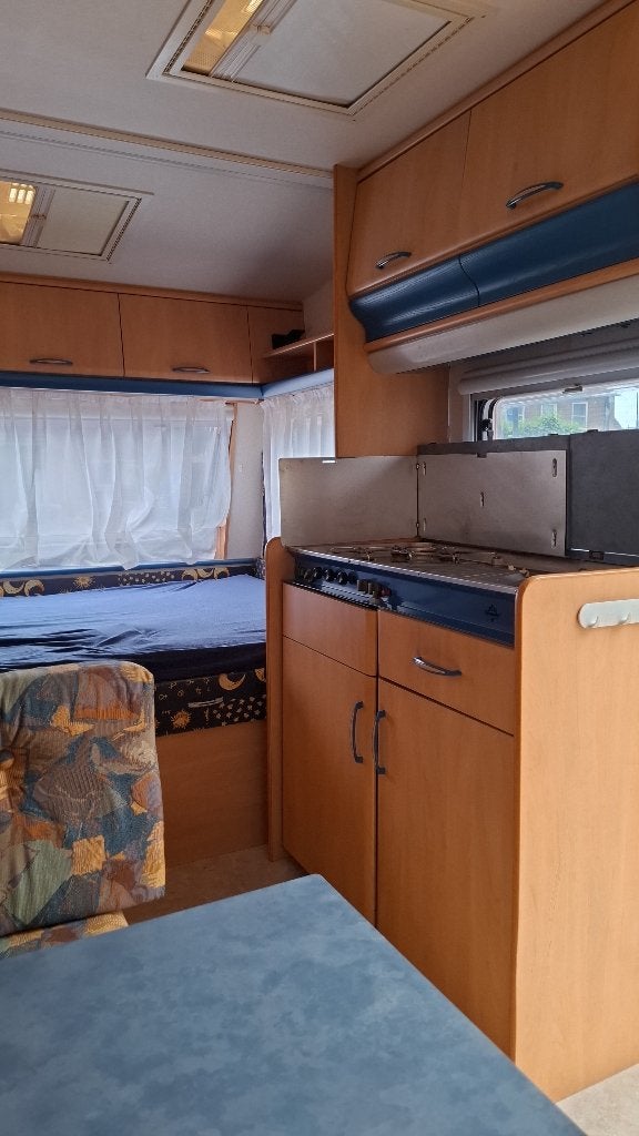 Foto 12 van Hobby 400 SF De Luxe 1998 richtprijs is 4000 euro