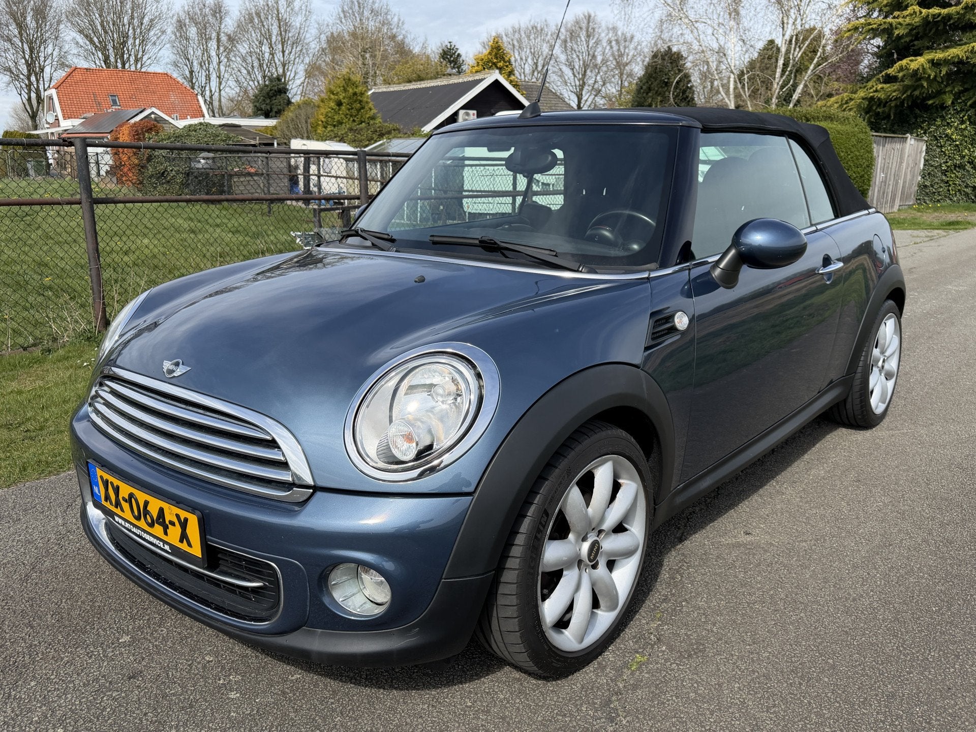 MINI Cabrio 1.6 Cooper Pepper ECC/LMV/Stoel.Verwarming/ APK, Gebruikt, Zwart, 4 cilinders, Cabriolet