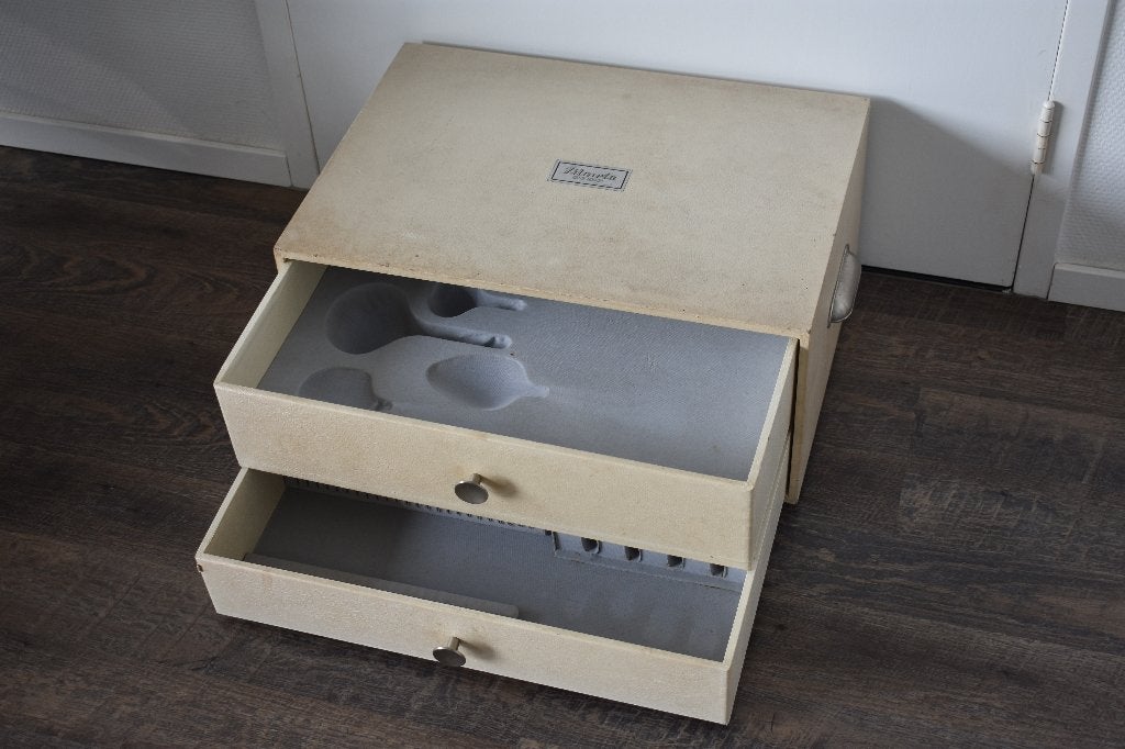 Gero Zilmeta 12 persoons witte cassette kastje met 2 lades, Ophalen, Gebruikt